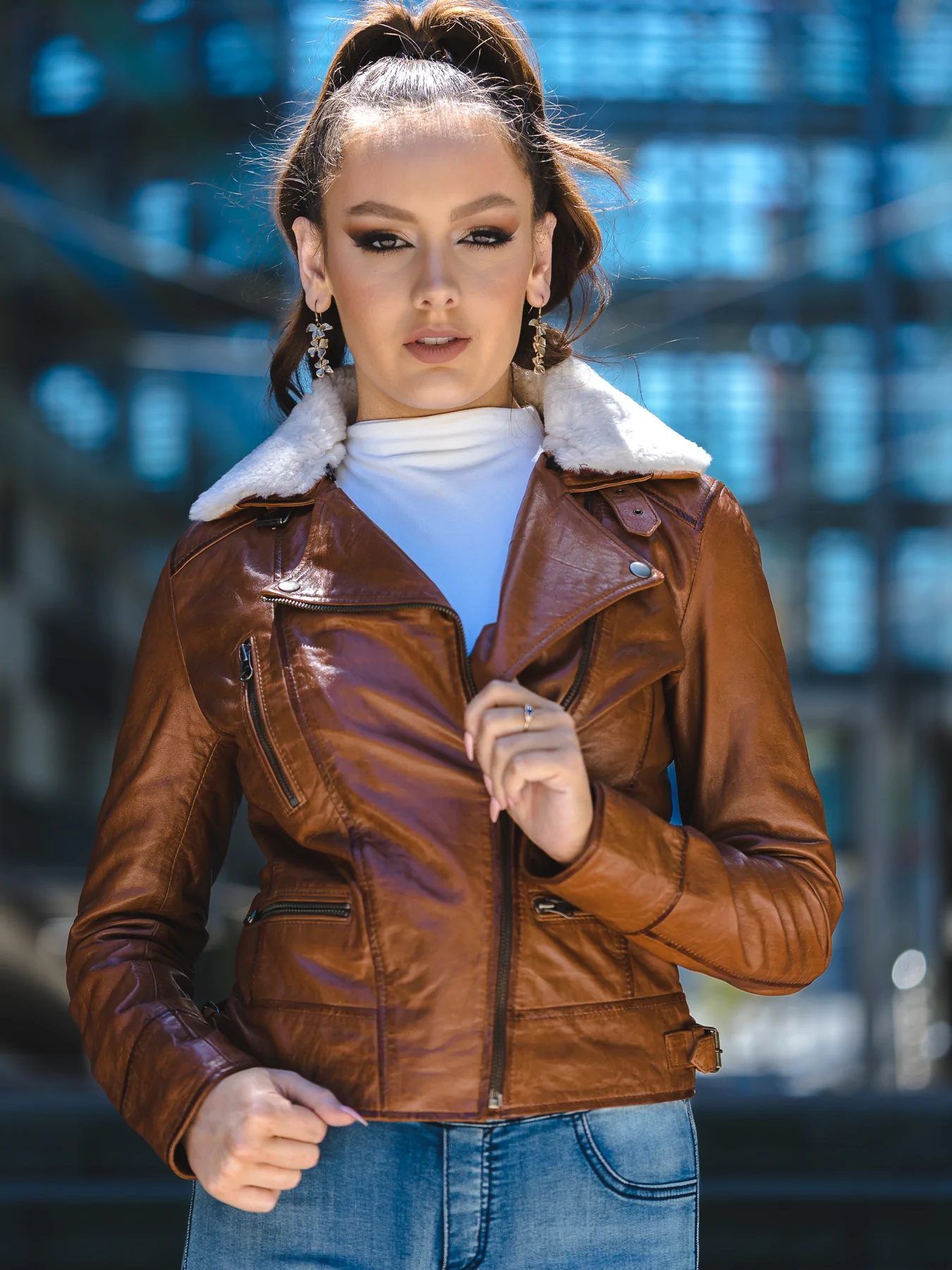 The massive luxurious look of Womens Brown Leather Jacket with Fur Collar